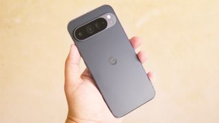 Test Google Pixel 9 Pro XL vue de dos