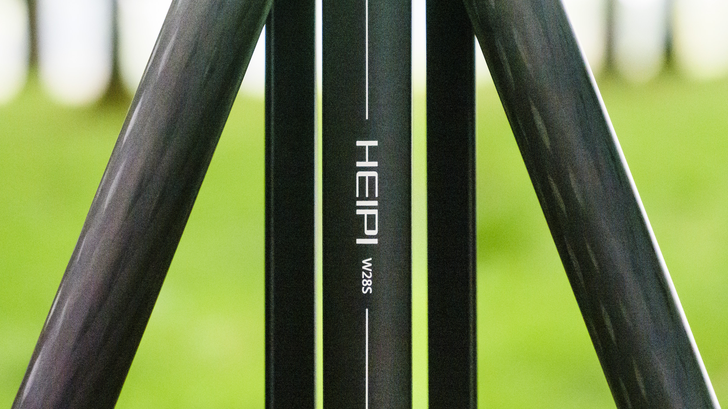 Heipi 3-in-1 Travel Tripod W28S close up of legs