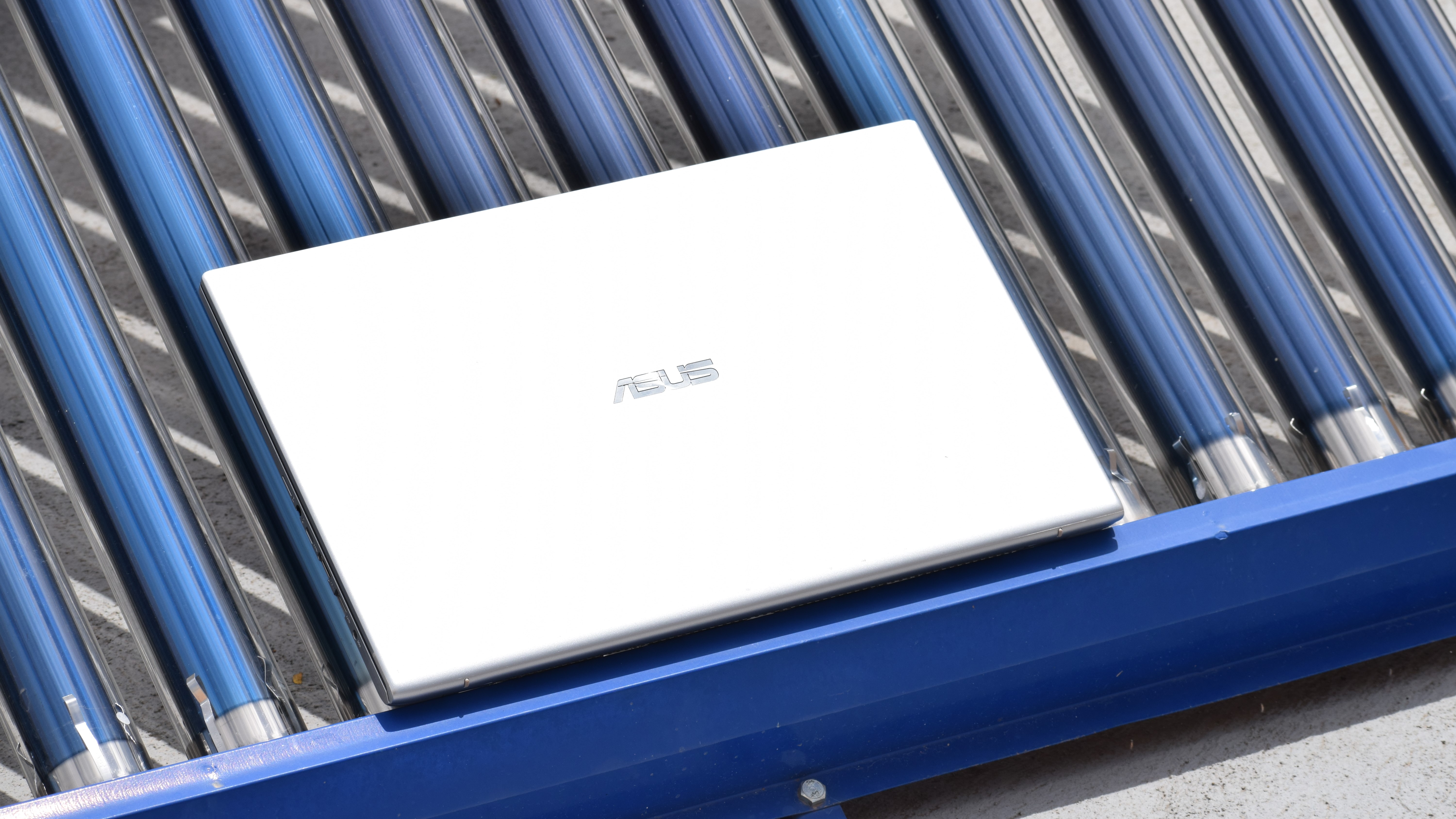 Asus Vivobook 17 M712