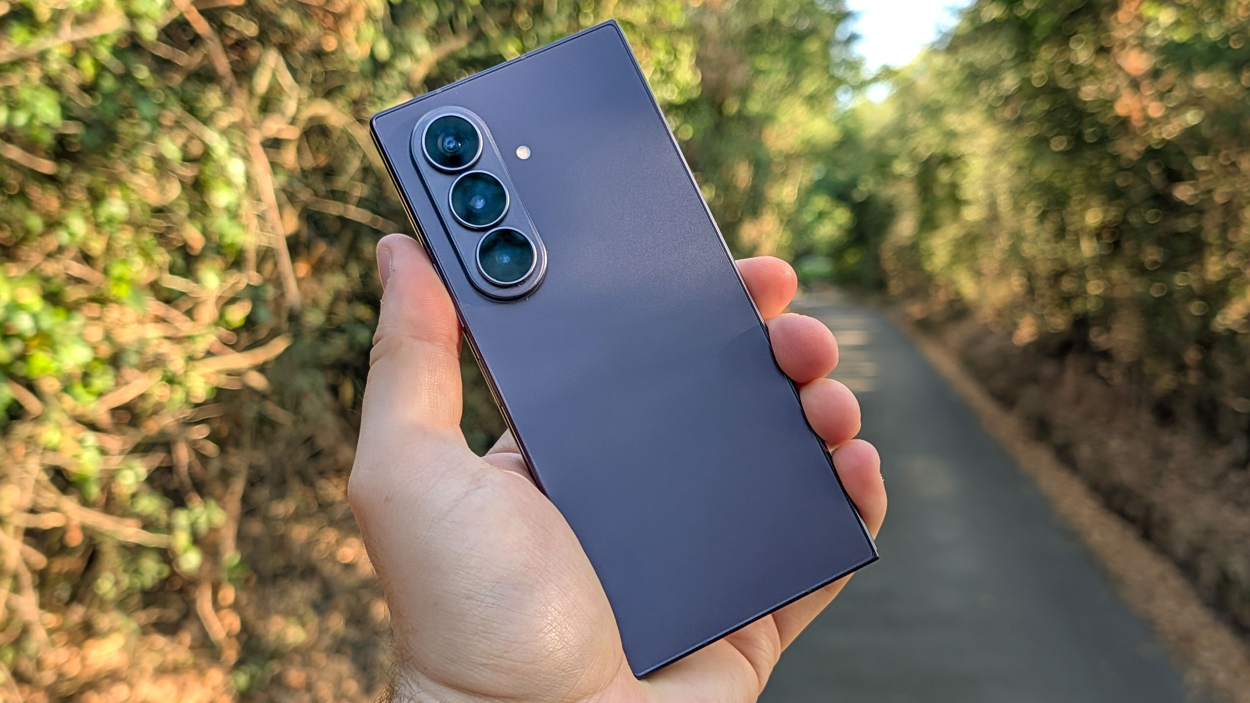 samsung galaxy z fold 8 ultra review images