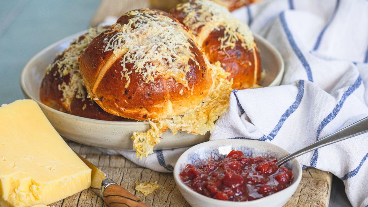 Easter: triple cheese hot cross buns