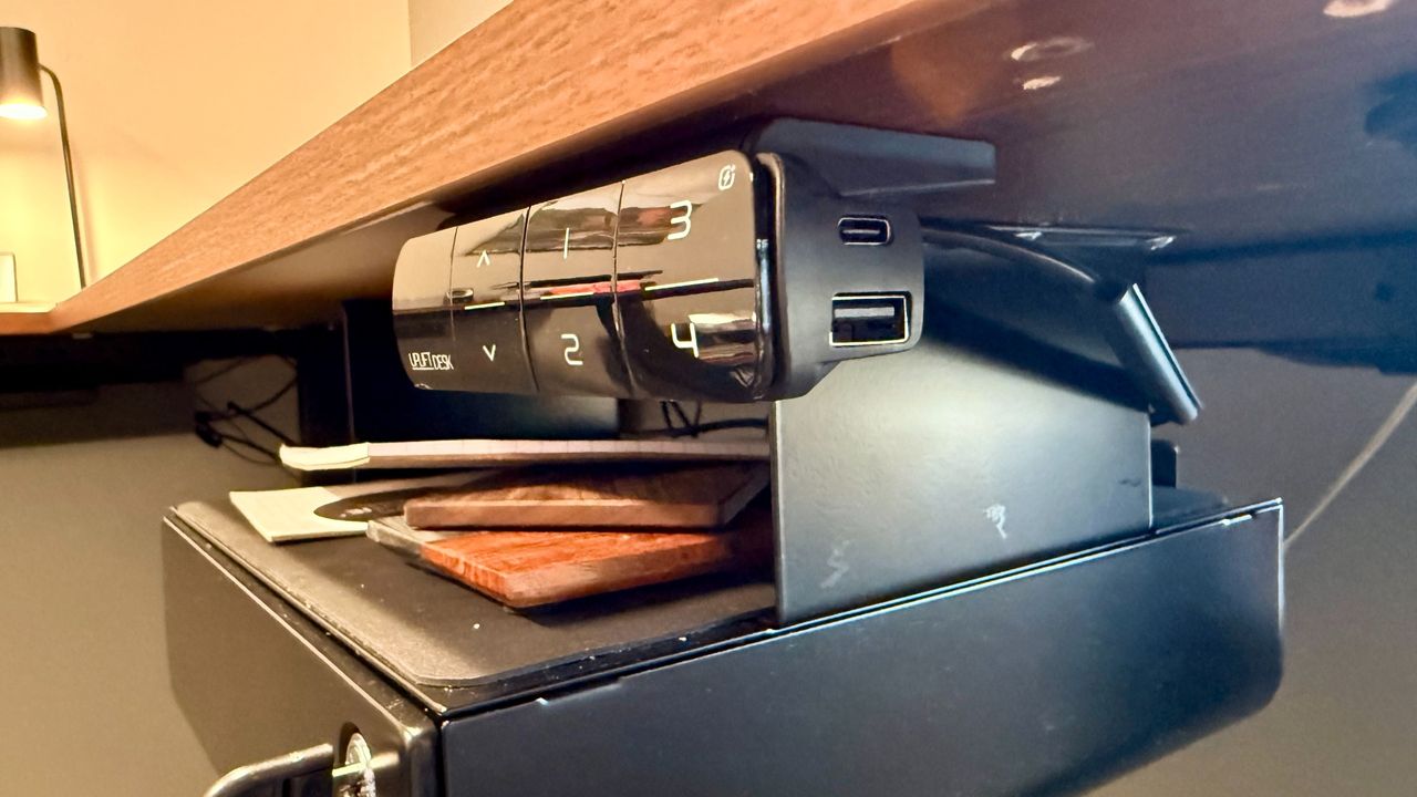 Uplift | V3 L-Shaped Standing Desk