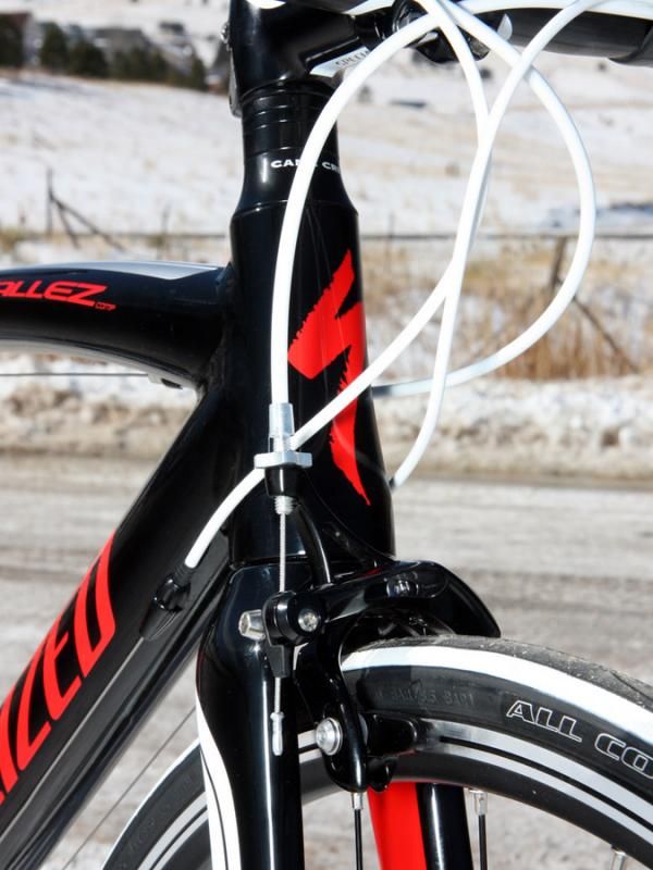 The Specialized Allez Comp Compact M2 Apex is expectedly heavy as compared to top-end machines but it isn't lacking for modern features such as a tapered head tube.