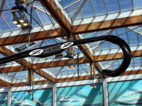 The aero tops of the Zipp Vuka Sprint drop bar are UCI-compliant.