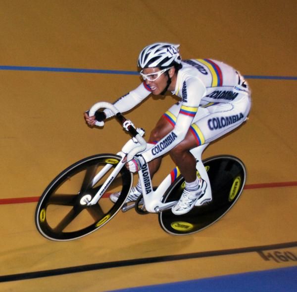 Carlos Quintero (Colombia) on the attack.