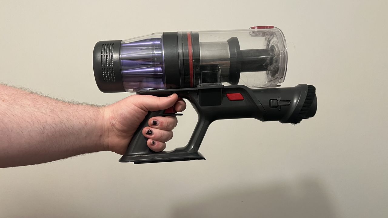 Ultenic U16 Flex vacuum battery being removed