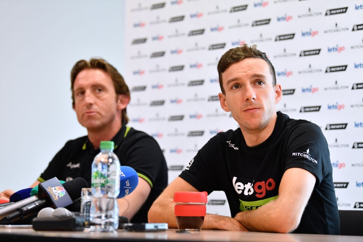 Adam Yates (Mitchelton-Scott) with team director Matt White