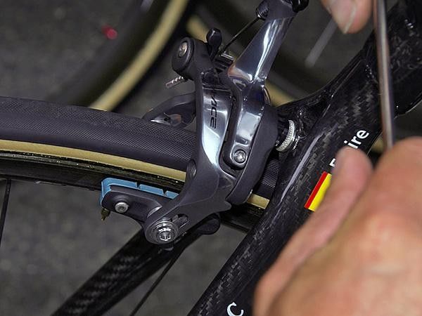 Rabobank bikes were fitted with these blue brake pads although we're not sure of the manufacturer just yet (we do know they're not from SwissStop).