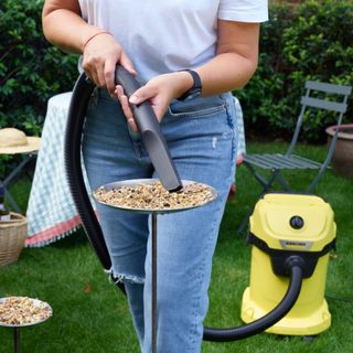Karcher wet and dry vacuum cleaner with bird feed
