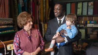 Violet Buckle (ANNABELLE APSION) and Cyril Robinson (ZEPHRYN TAITTE) in Call the Midwife