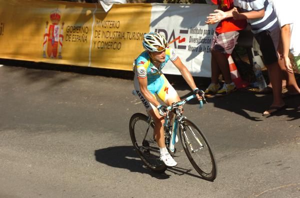 Enrico Gasparotto (Astana) on the final push to the line.