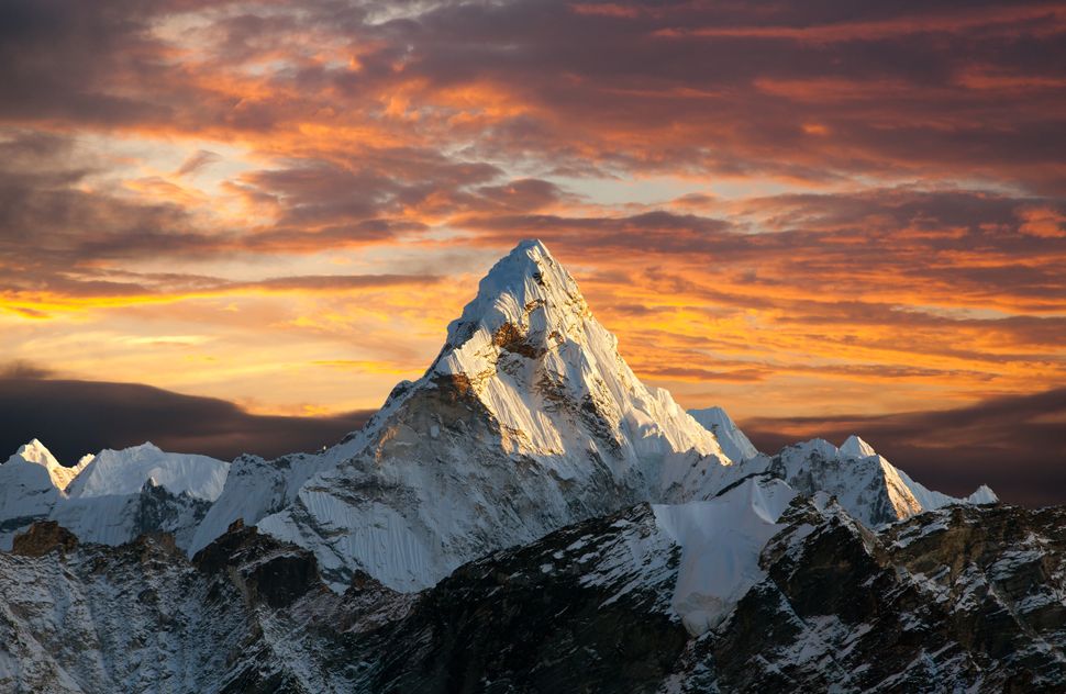 Melting Mount Everest Ice Is Exposing a Grisly Sight: Scores of Dead ...