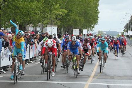 Arman Kamyshev (Kazakhstan) claims a narrow victory