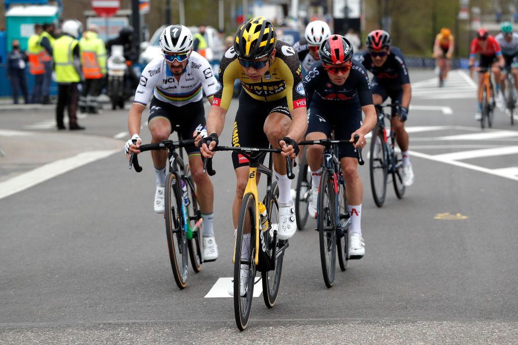 Wout van Aert wins Amstel Gold Race in photo finish | Cyclingnews