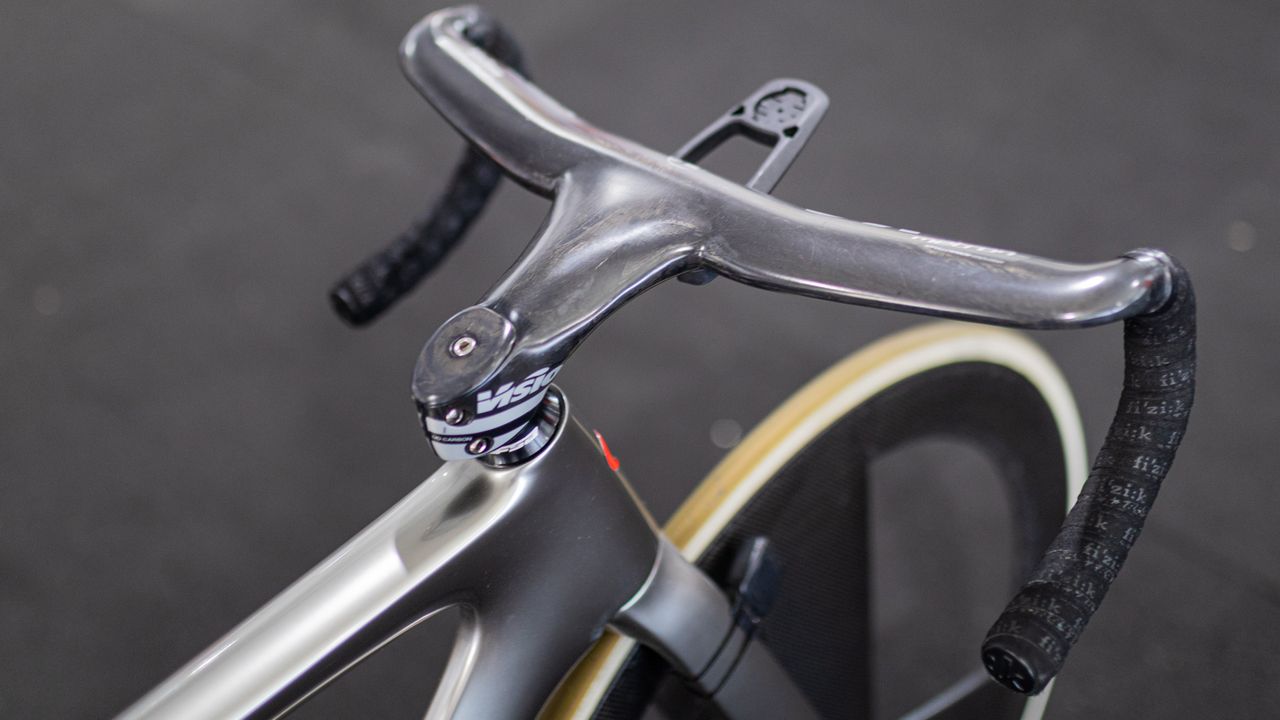 Mass start track bike cockpit