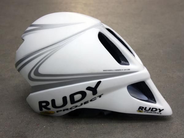 Four big exhaust vents help clear out hot air from inside the helmet.