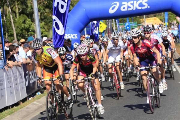 Tiffany Cromwell (center) was keen to take the lead on the opening lap.