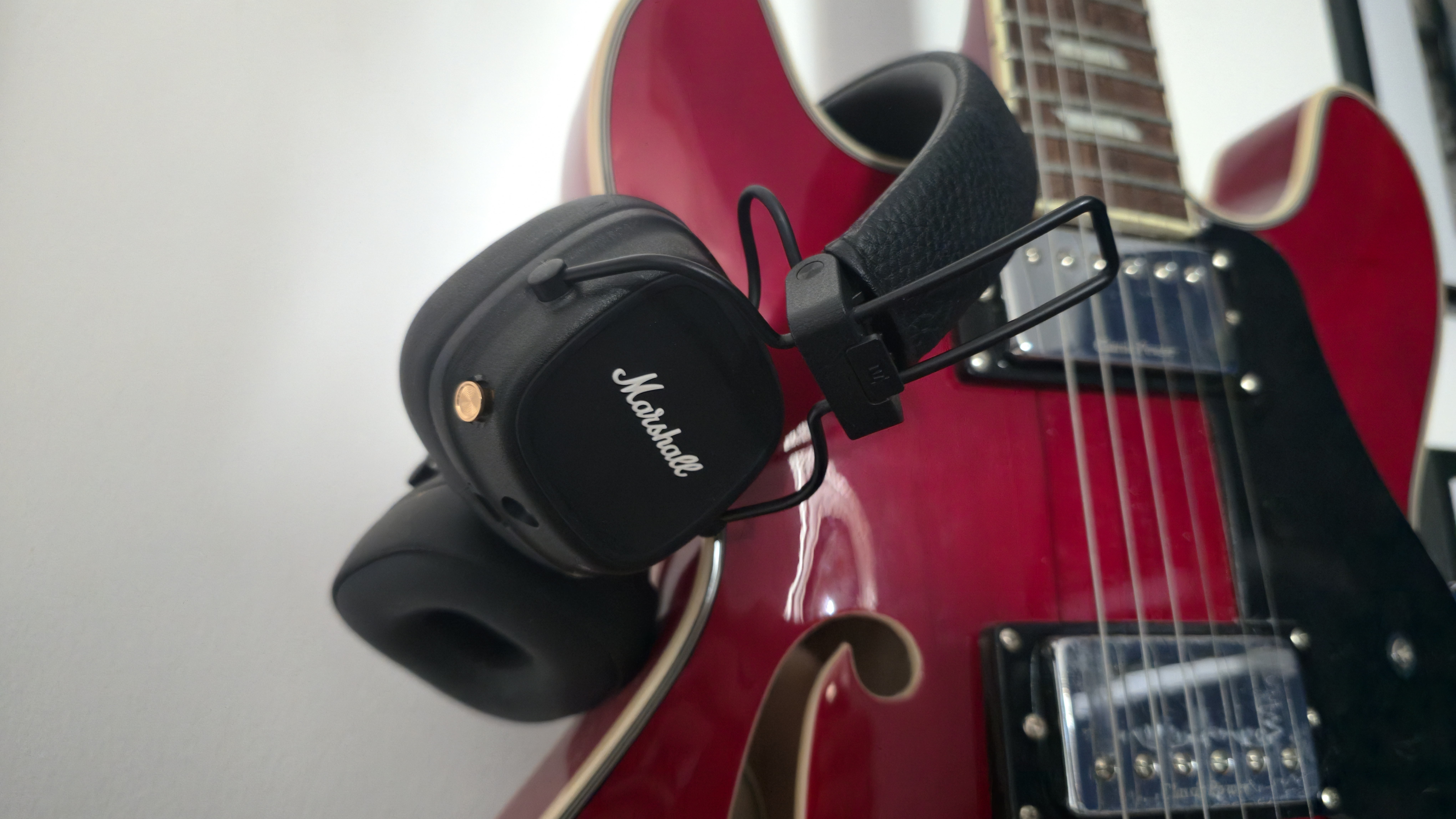 Marshall Major IV headphone deal
