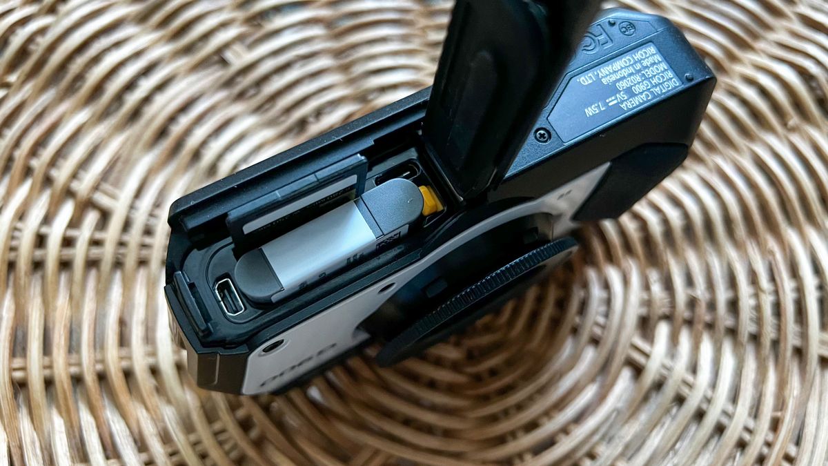 Ricoh G900 review | Digital Camera World