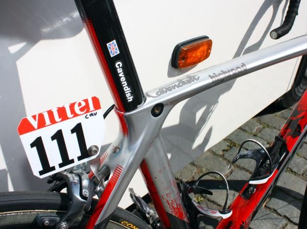 Given the big 'Cavendish' on the top tube, we're thinking the sticker on the seatpost is a bit superfluous. Check out the neatly integrated seatpost binder.