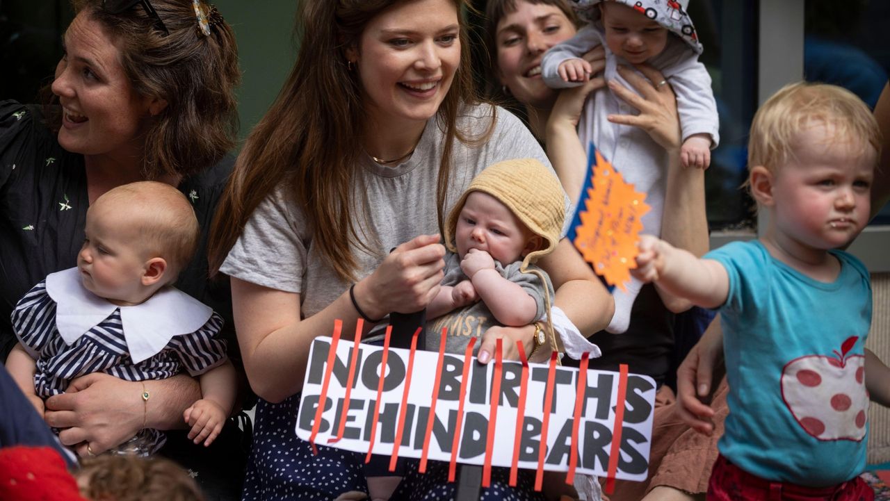 protest against births in prison