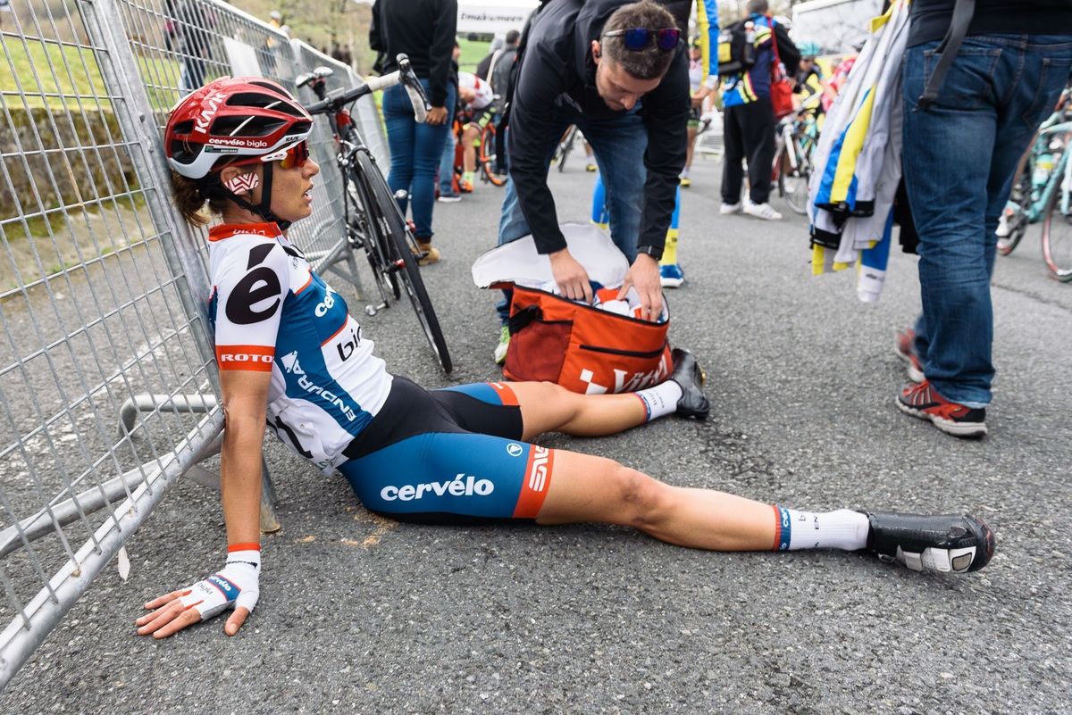Not another step more - Ashleigh Moolman Pasio exhausted from the effort