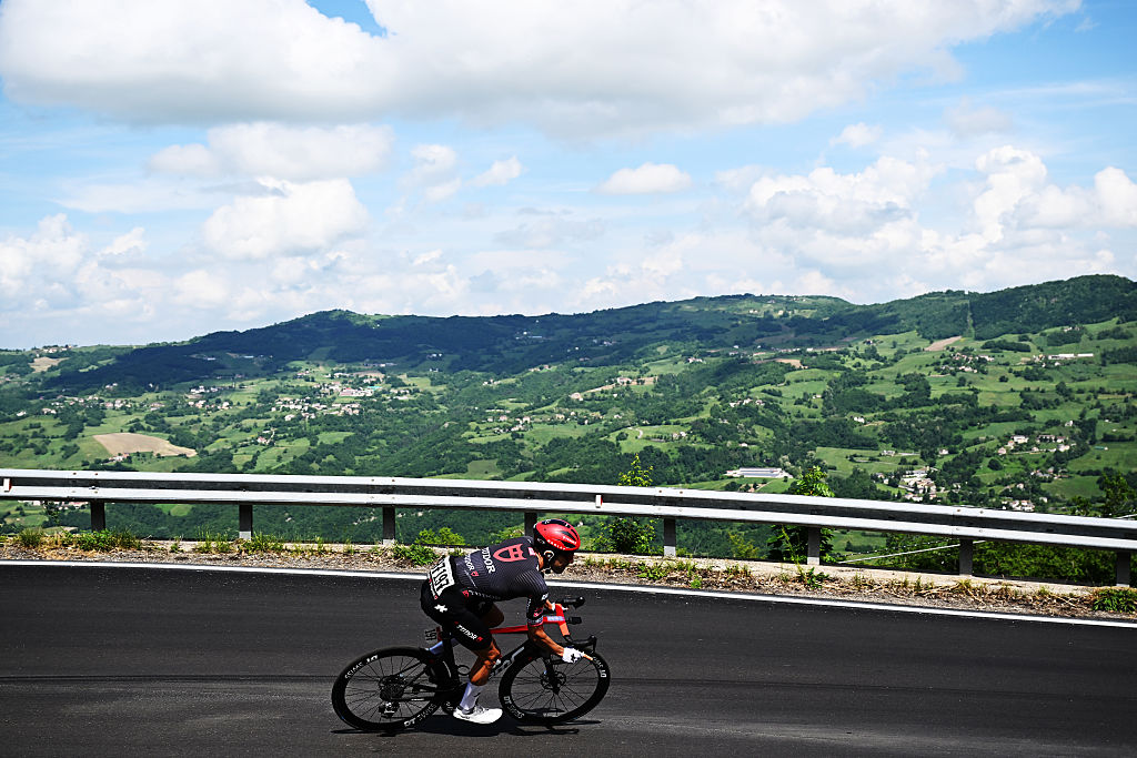 The Giro d'Italia is darn beautiful and damn hard - Larry Warbasse column