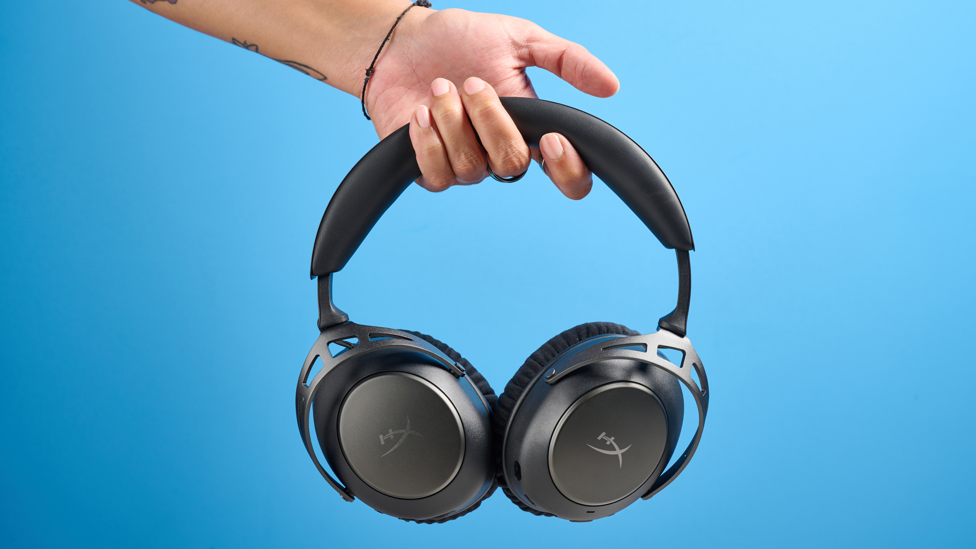 A HyperX Cloud Alpha 2 wireless gaming headset