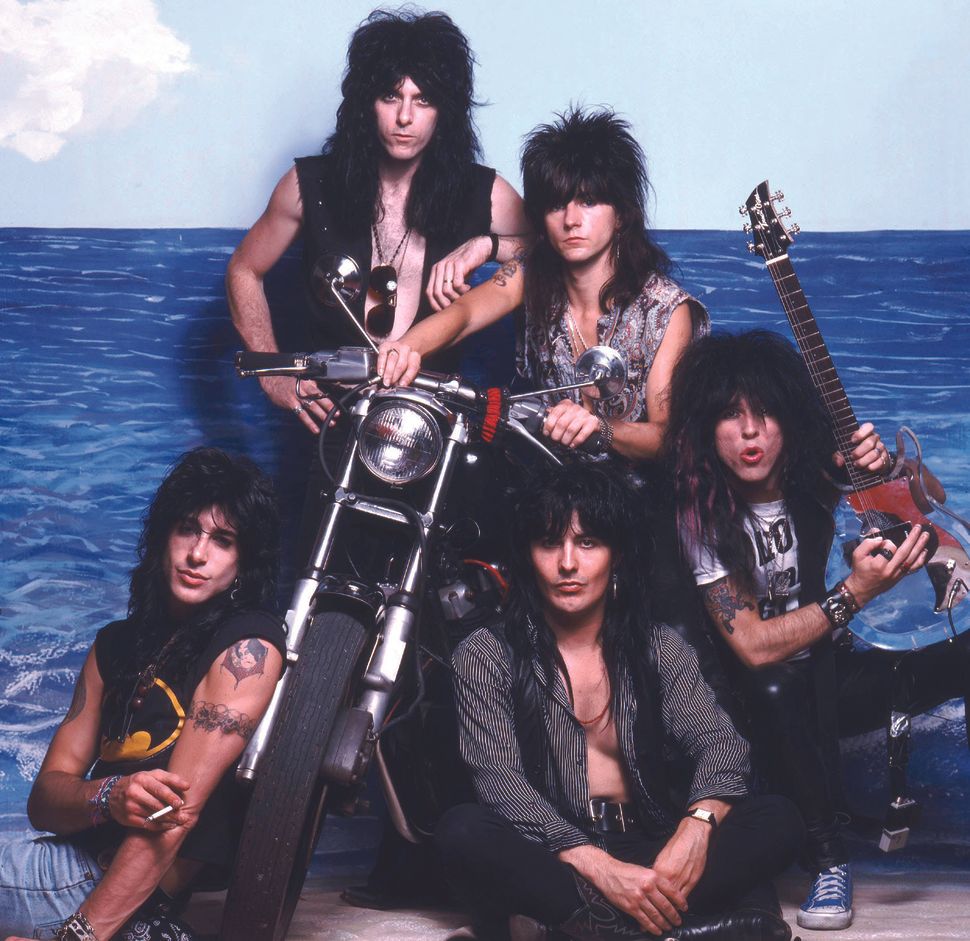 Tracii Guns Talks GNR, Gear and L.A. Guns' New Album, 'The Missing ...