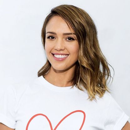 Lip, Hairstyle, Eye, Sleeve, Chin, Forehead, Shoulder, Eyebrow, Happy, Facial expression, 