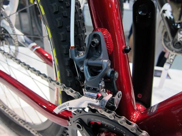Alloy Rocky Mountain Vertex frames are equipped with high direct-mount front derailleurs.