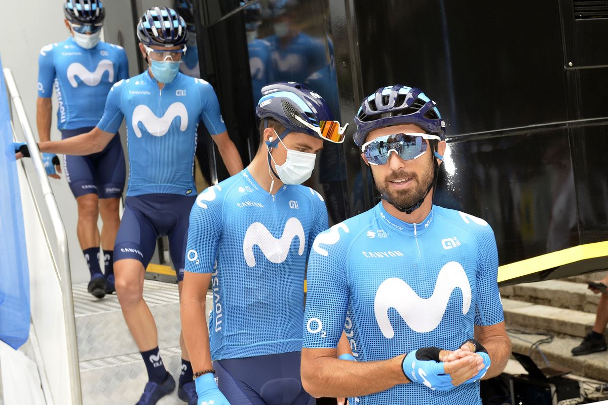 Movistar riders sign on at the Gran Trittico Lombardo