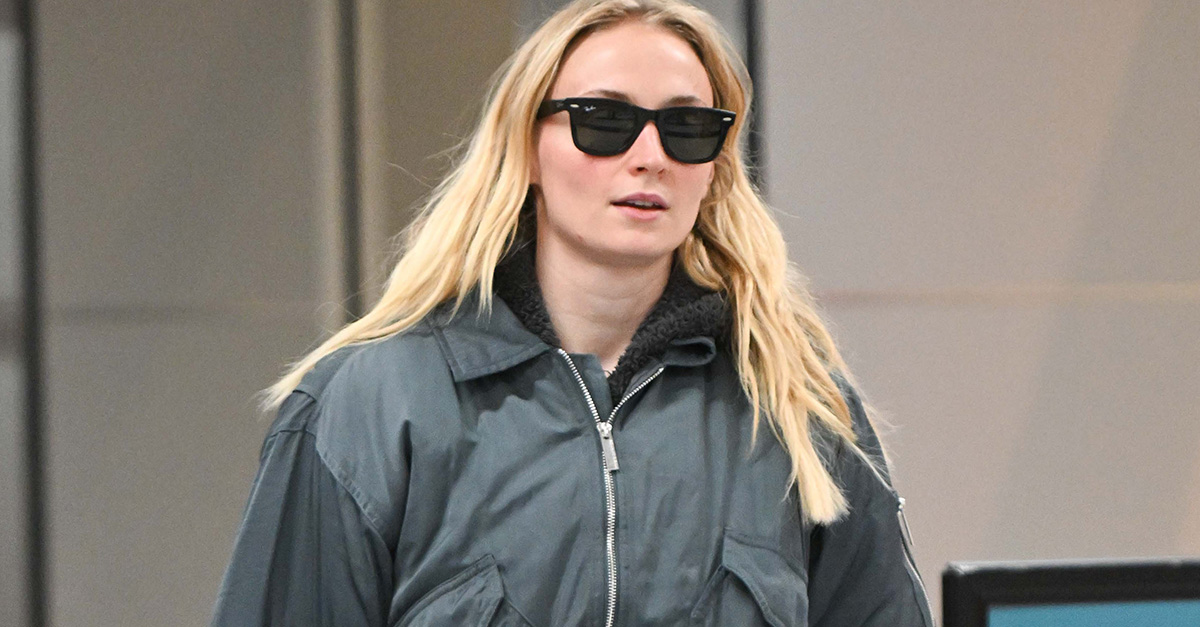 Sophie Turner Wore the Cool Sneakers That Make Airport Outfits Way Chicer
