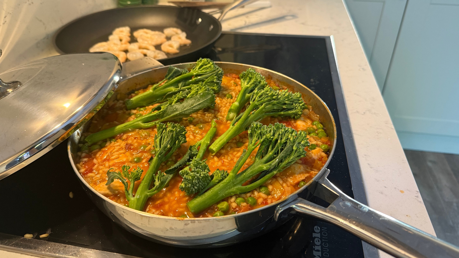 Testing the Lakeland 10-in-1 Only Pan Pro with steamed veg