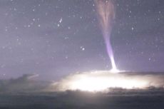 The Gemini Observatory cloud cam on Mount Kea in Hawaii captured imagery of jet lightning, also known as gigantic jets. 