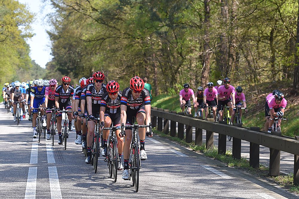 Giant-Alpecin pass a few fans on the bike path
