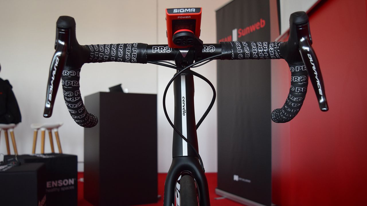 Some neat cable routing offers a tidy front end