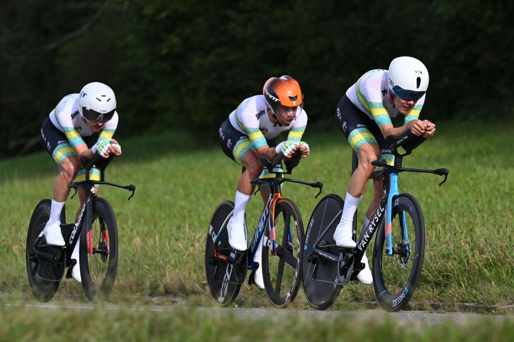 ZURICH SWITZERLAND SEPTEMBER 25 Michael Matthews Ben Oconnor and Jay Vine of Team Australia sprint during the 97th UCI Cycling World Championships Zurich 2024 Mixed Relay Team Time Trial a 537km one day race from Zurich to Zurich on September 25 2024 in Zurich Switzerland Photo by Tim de WaeleGetty Images