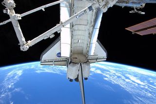 Shuttle Astronauts Pack Up to Leave Space Station