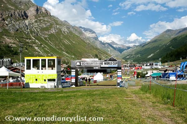 The race goes through the center of the village in Val d'Isere