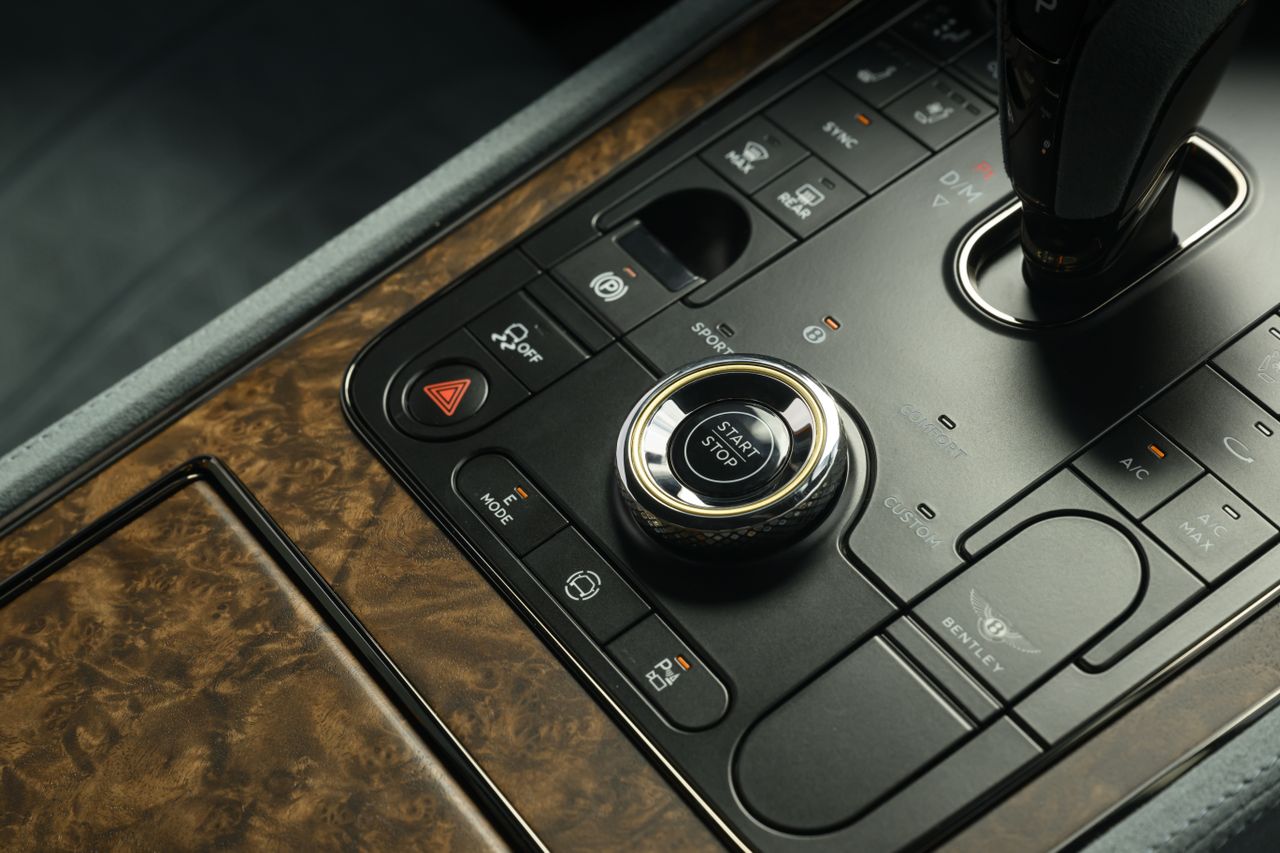 Detail of the Bentley Continental GT Azure