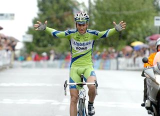 Basso solos to victory