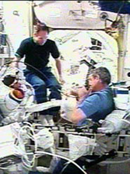 Space Station Astronauts Ready for Mission&#039;s First Spacewalk