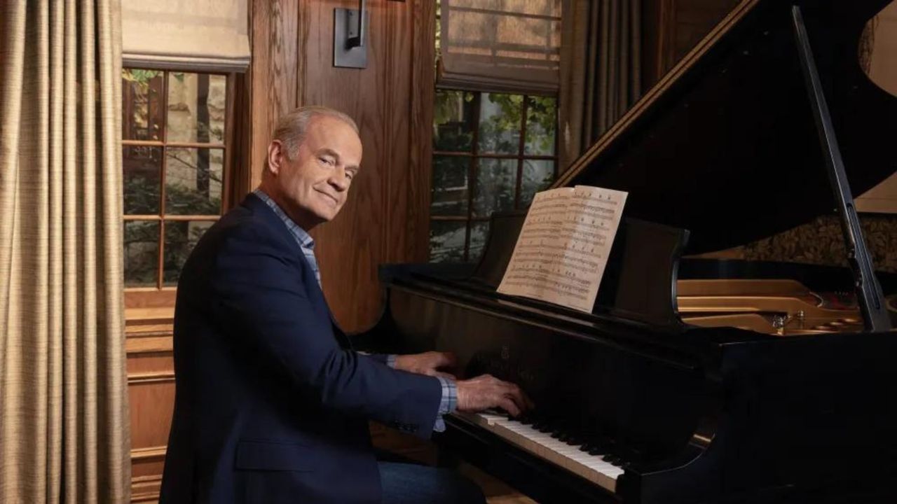 Kelsey Grammer as Frasier Crane 