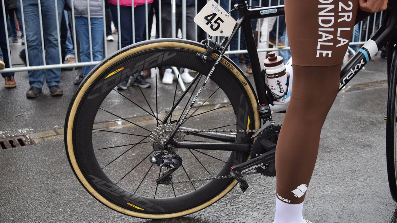 Oliver Naesen raced Kuurne-Brussel-Kuurne with 28mm Vredestein tubulars