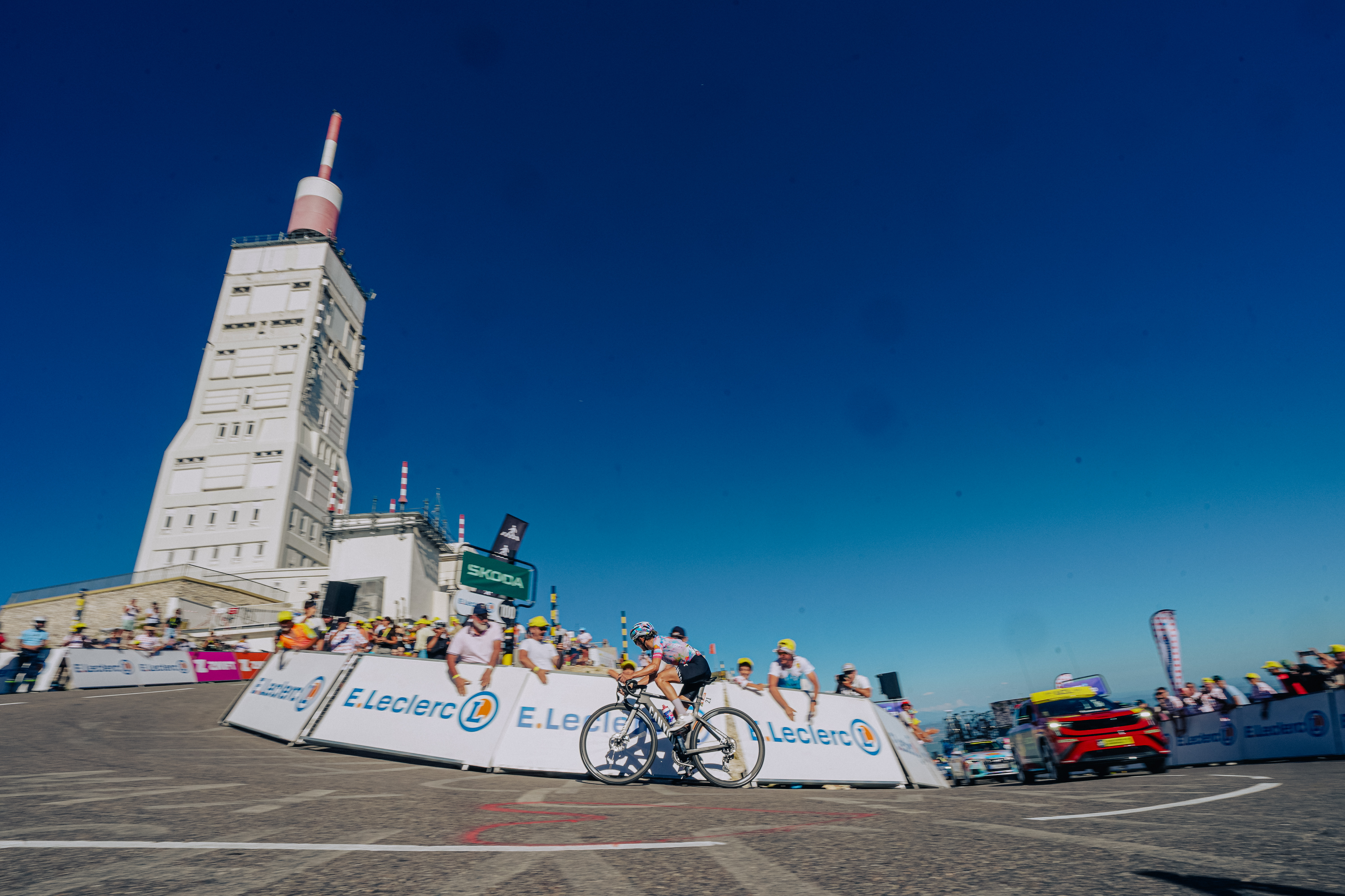 Kasia Niewiadoma winning on Mont Ventoux