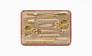 Antique sewing set in gold and pearls