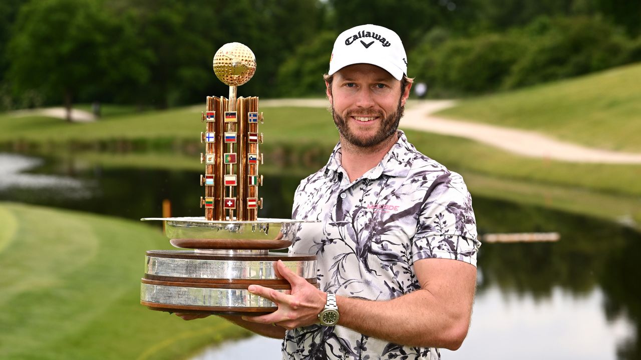 Kalle Samooja with the trophy after winning the 2022 Porsche European Open in Hamburg