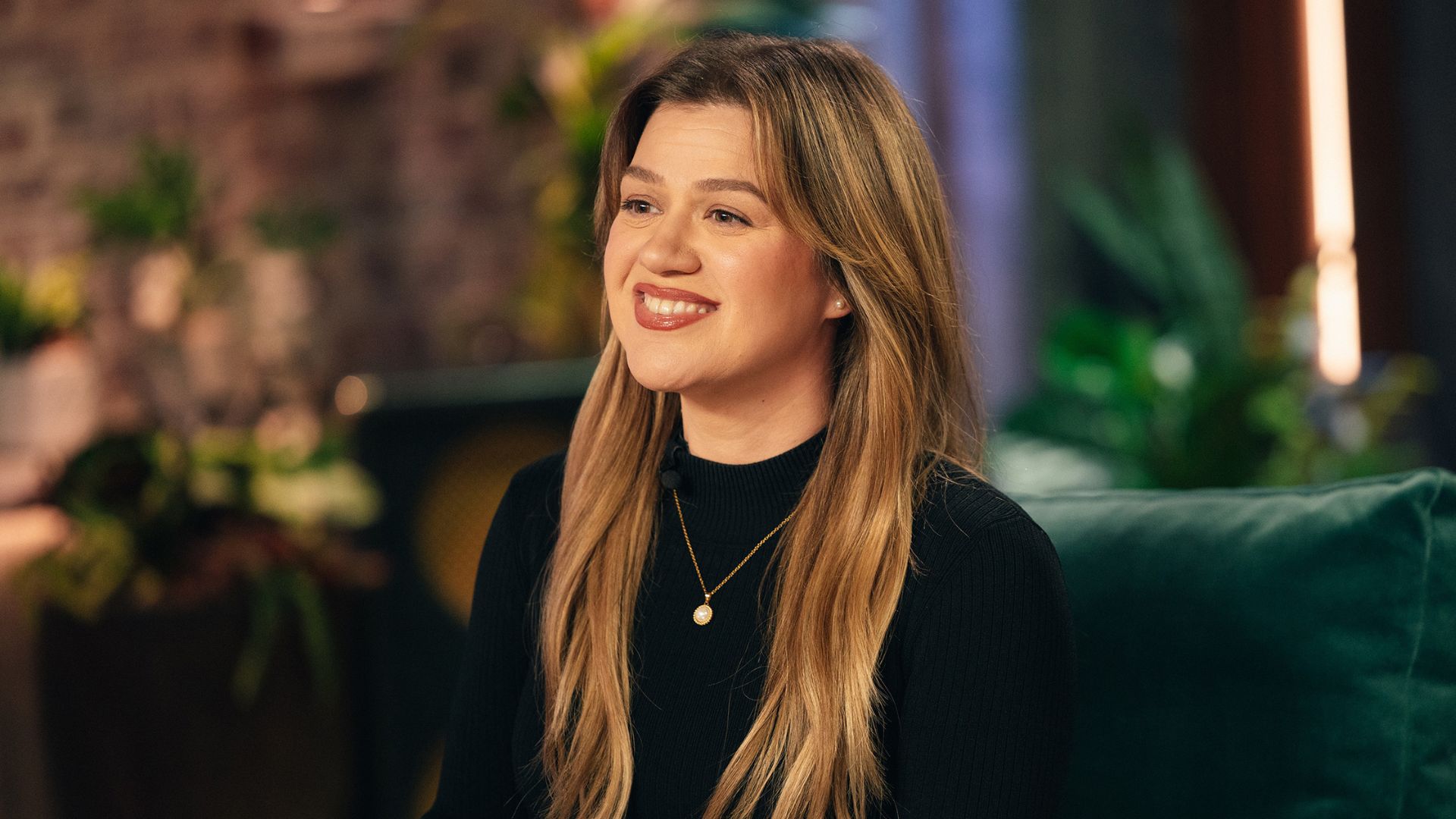 Kelly Clarkson on her daytime talk show