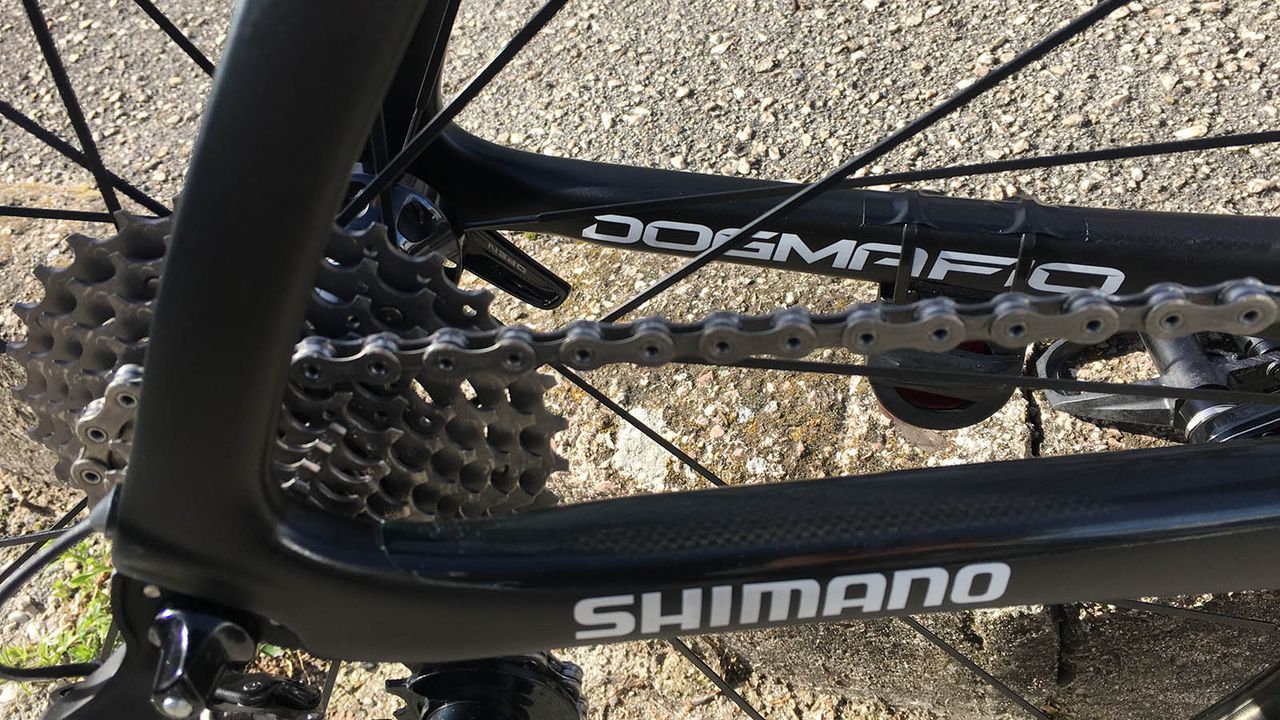 White decals also feature on the chain stays